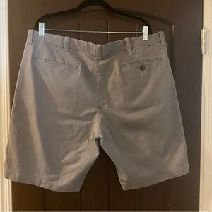 Men’s J Crew flat front Chino grey shorts size 40